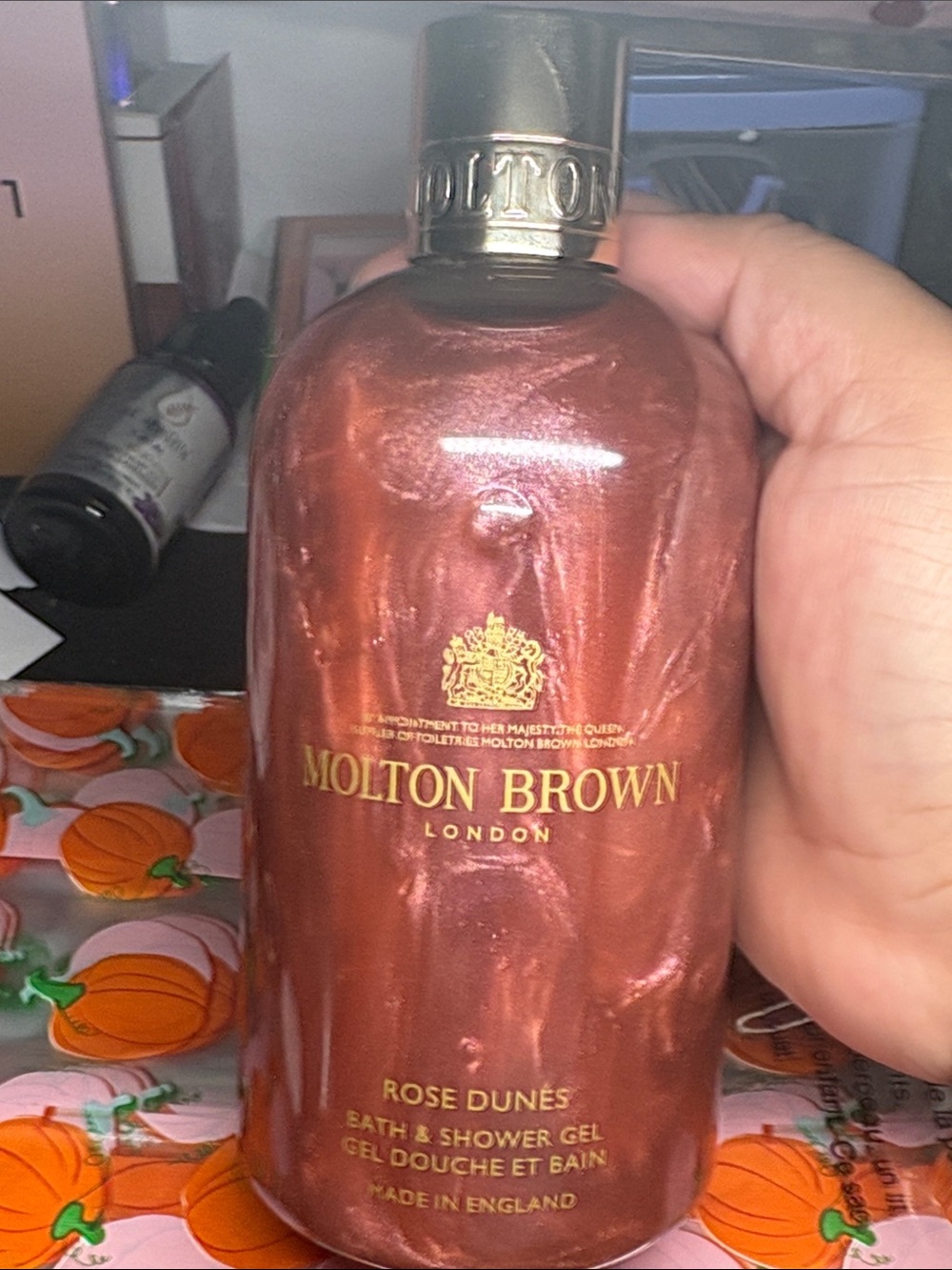 Molton Brown Rose Dunes Bath & Shower Gel — Shimmering copper-rose